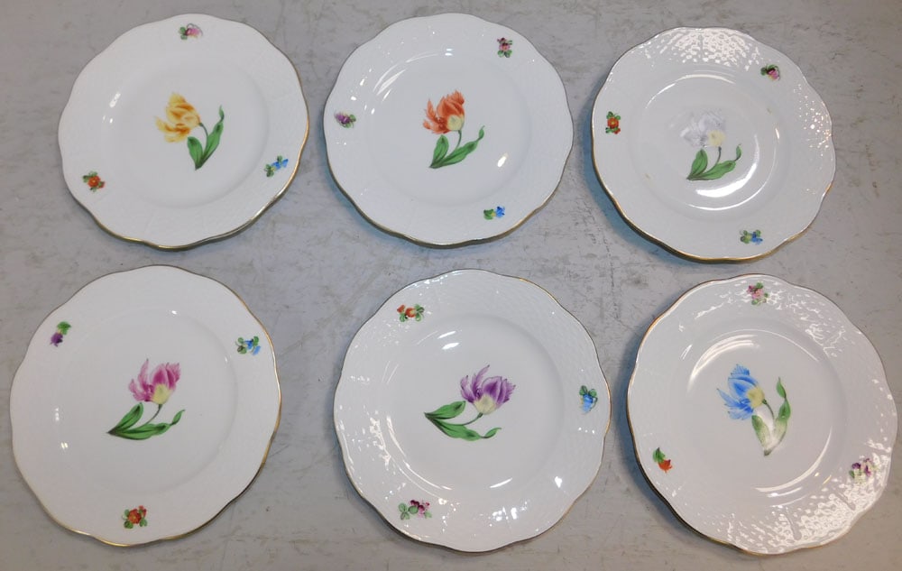 Six Herend Porcelain Dessert Plates: Six Herend Porcelain Dessert Plates . 6 1/2" Dia. ALL DESCRIPTIONS AND ANY CONDITION STATEMENT GIVEN BY LANGSTON AUCTION GALLERY ARE STRICTLY OPINIONS AND LANGSTON'S SHALL HAVE NO RESPONSIBILITY