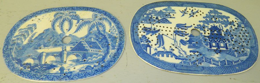 (2) Early 19th Century blue and white strainers.: (2) Early 19th Century blue and white strainers. No marks. 8 7/8" x 12 1/8" and 9 1/4" x 13 1/4".