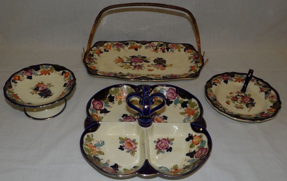 Lot of Moriyama Japanese Porcelain Items: Lot of Moriyama Japanese Porcelain Items . Up to 4" H 9" Dia. "ALL DESCRIPTIONS AND ANY CONDITION STATEMENT GIVEN BY LANGSTON AUCTION GALLERY ARE STRICTLY?OPINIONS?AND LANGSTON'S SHALL HAVE NO RESPONS