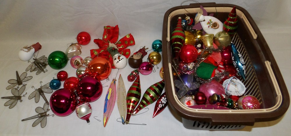 Lot of Christmas Ornaments (1 of 6)