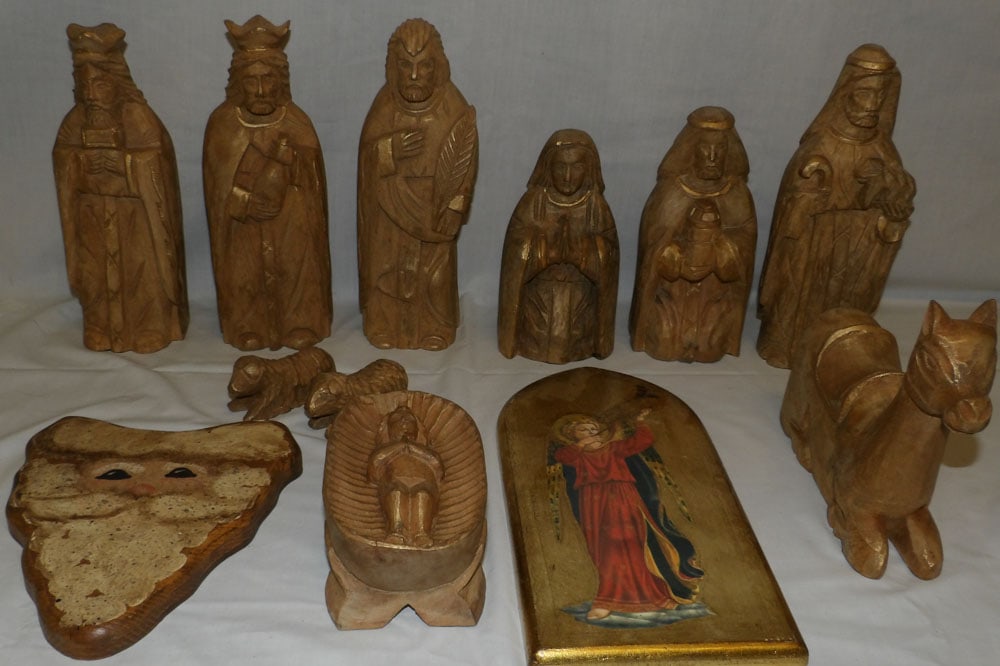 Lot of Carved Wood Nativity Items (1 of 7)