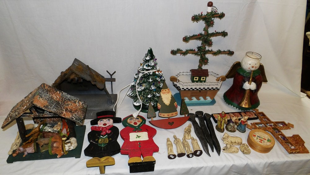 Lot of Wood & Resin Christmas Decorations: Lot of Wood & Resin Christmas Decorations . Up to 21" H 12" W 6" D "ALL DESCRIPTIONS AND ANY CONDITION STATEMENT GIVEN BY LANGSTON AUCTION GALLERY ARE STRICTLY?OPINIONS?AND LANGSTON'S SHALL HAVE NO