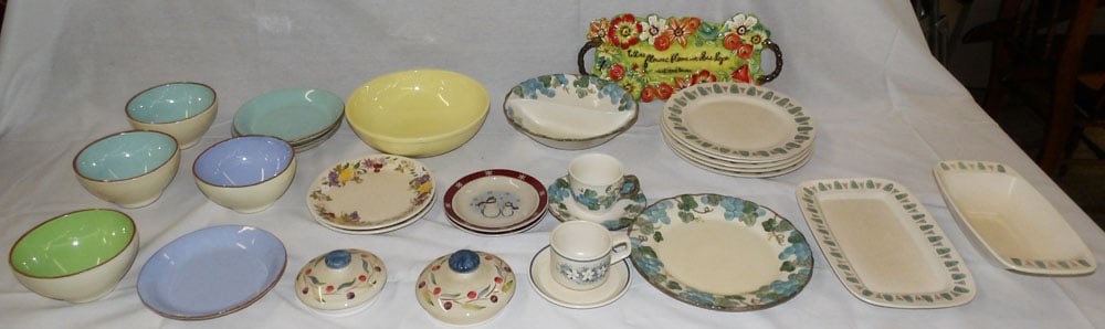Lot of Porcelain Items: Lot of Porcelain Items . Up to 10" W 4" D "ALL DESCRIPTIONS AND ANY CONDITION STATEMENT GIVEN BY LANGSTON AUCTION GALLERY ARE STRICTLY?OPINIONS?AND LANGSTON'S SHALL HAVE NO RESPONSIBILITY FOR ERRORS O