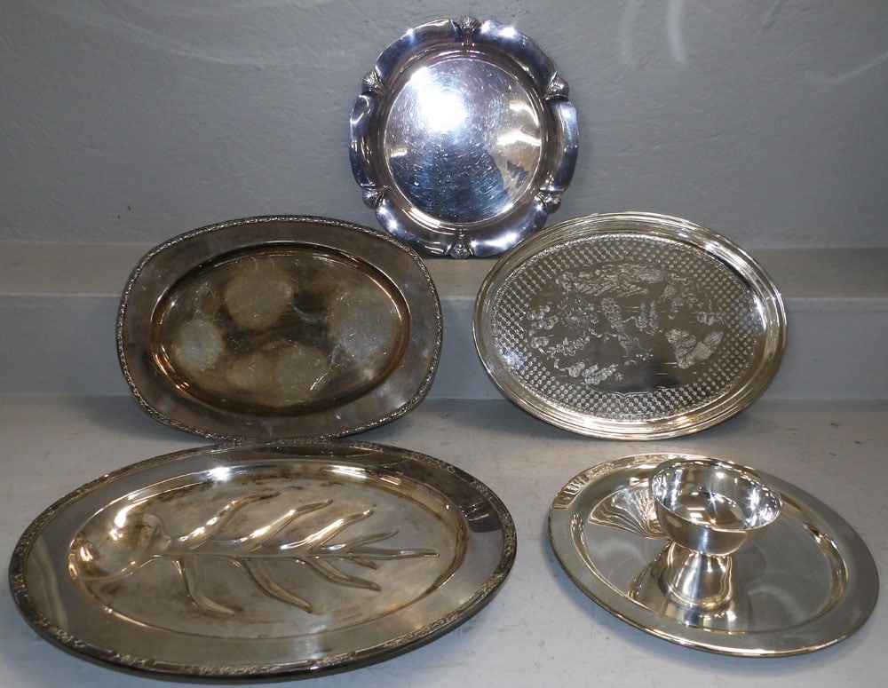 Lot of Silverplated Trays (1 of 3)