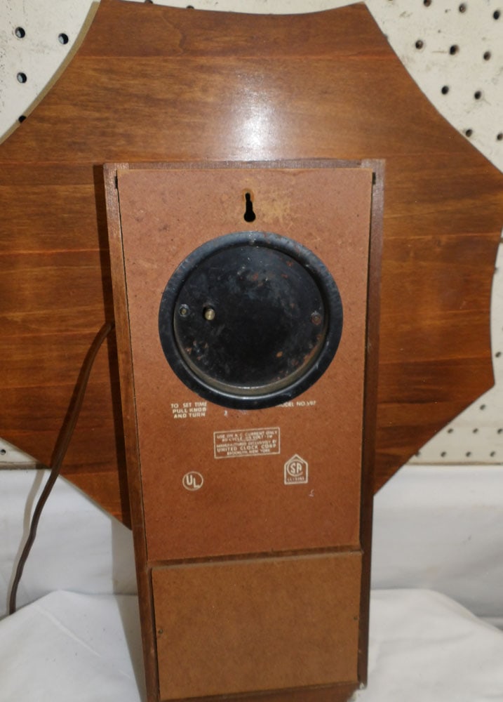 Pine Electric Clock - 4