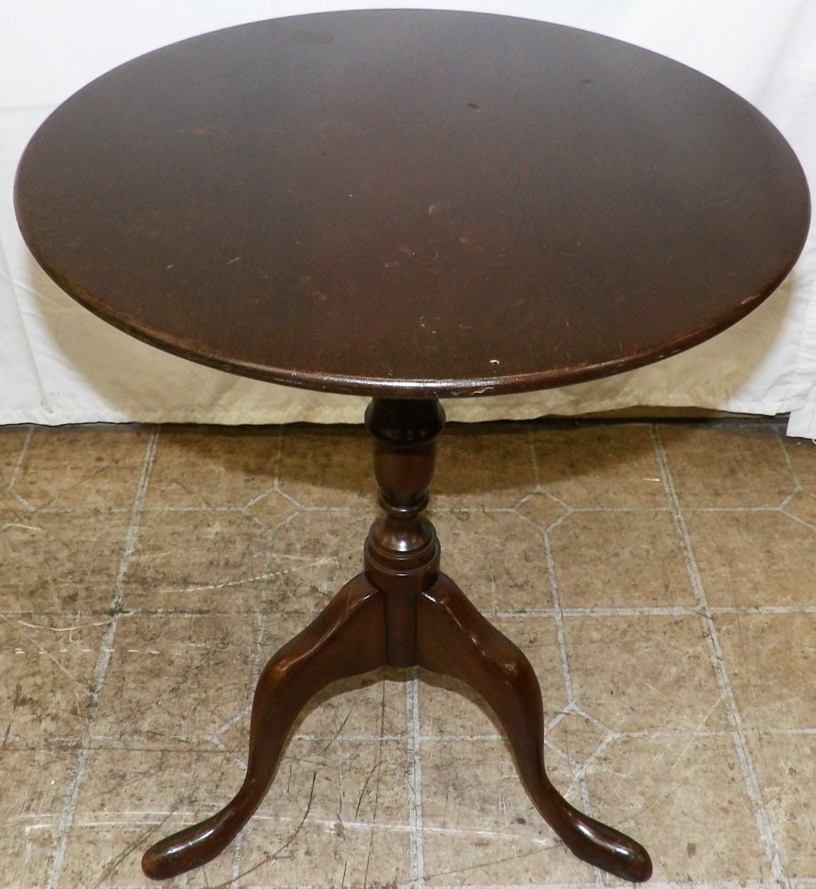 Round Mahogany Stand: Round Mahogany Stand . 24" H 17 3/4" Dia. "ALL DESCRIPTIONS AND ANY CONDITION STATEMENT GIVEN BY LANGSTON AUCTION GALLERY ARE STRICTLY?OPINIONS?AND LANGSTON'S SHALL HAVE NO RESPONSIBILITY FOR