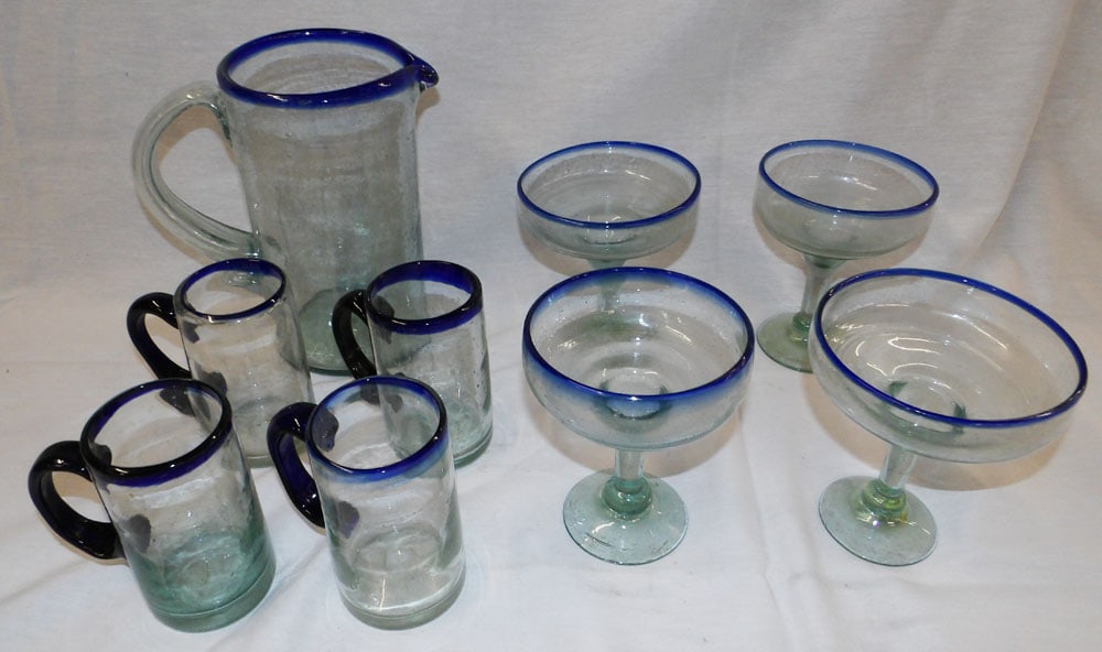 Lot of Glass Items: Lot of Glass Items . Up to 9 1/2" H 8" W "ALL DESCRIPTIONS AND ANY CONDITION STATEMENT GIVEN BY LANGSTON AUCTION GALLERY ARE STRICTLY?OPINIONS?AND LANGSTON'S SHALL HAVE NO RESPONSIBILITY FOR ERRORS