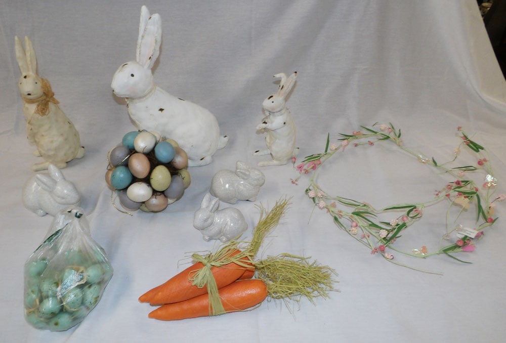 Lot of Easter Decorative Items (1 of 3)