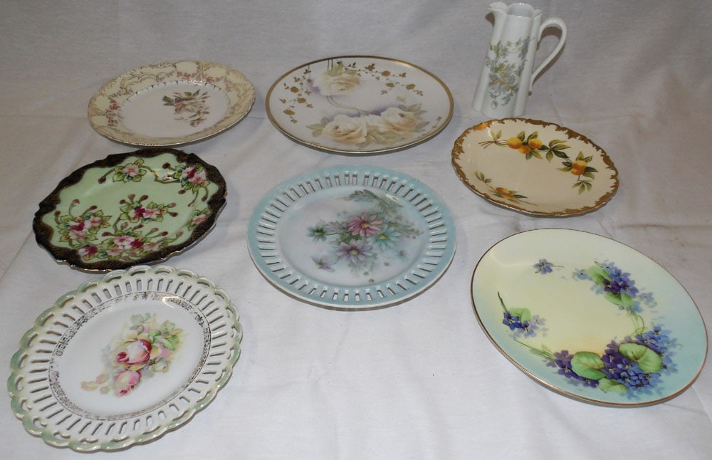 Lot of Painted Porcelain Items: Lot of Painted Porcelain Items . Up to 9 1/2" Dia. "ALL DESCRIPTIONS AND ANY CONDITION STATEMENT GIVEN BY LANGSTON AUCTION GALLERY ARE STRICTLY?OPINIONS?AND LANGSTON'S SHALL HAVE NO RESPONSIBILITY FOR