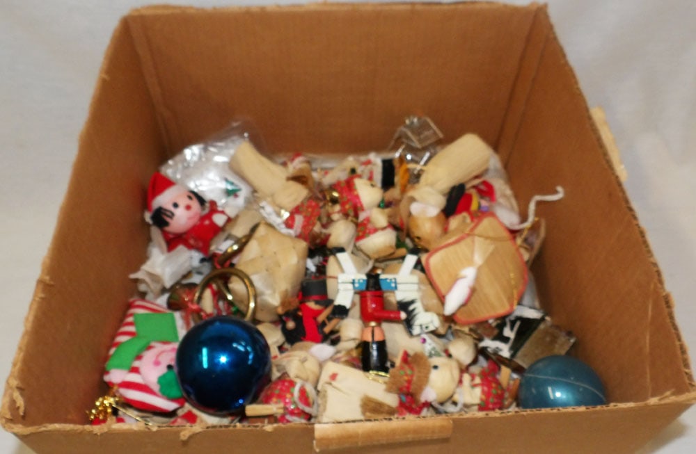 Lot of Christmas Decorations (1 of 5)