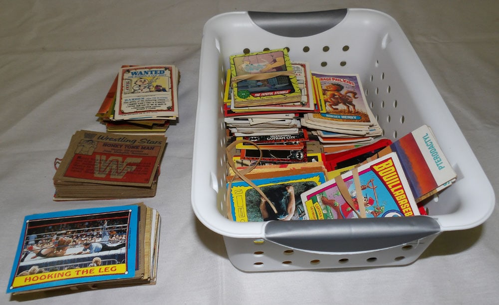 Lot of Vintage Sports & Comic Cards (1 of 3)