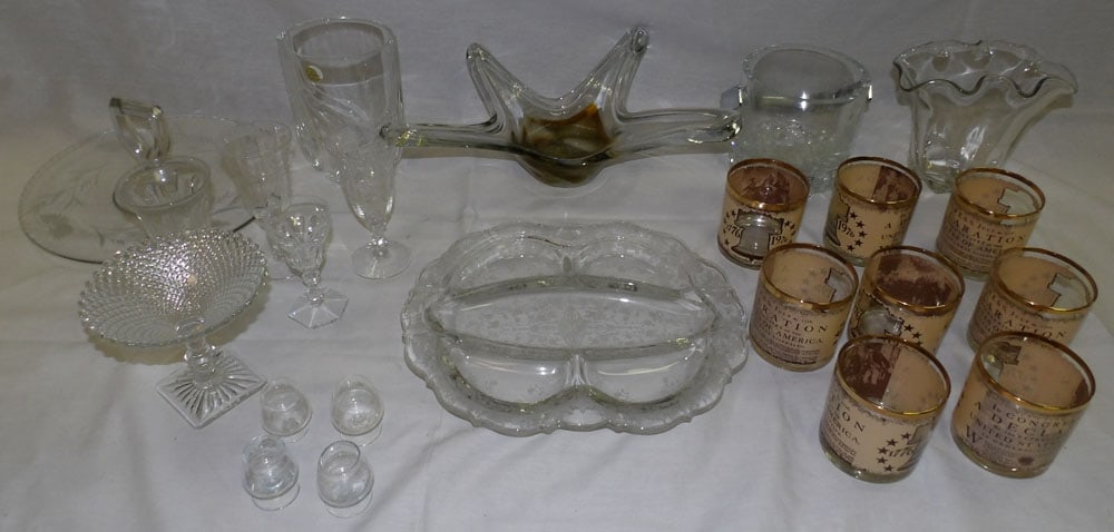 Lot of Glass Items (1 of 3)