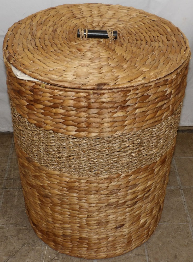 Large Round Basket with Lid (1 of 5)