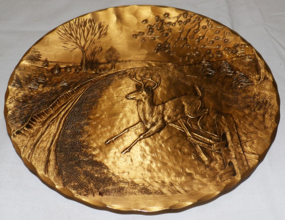 Bronze Deer Hunting Plaque: Bronze Deer Hunting Plaque . 7 3/4" Dia. ALL DESCRIPTIONS AND ANY CONDITION STATEMENT GIVEN BY LANGSTON AUCTION GALLERY ARE STRICTLY OPINIONS AND LANGSTON'S SHALL HAVE NO RESPONSIBILITY FOR ERRORS OR 