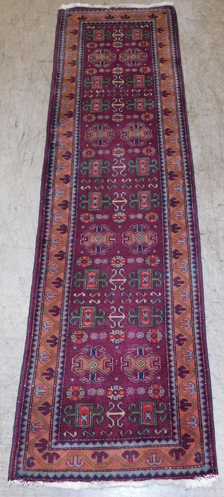 2' 5" x 8' 8" Hand Made Oriental Rug: 2' 5" x 8' 8" Hand Made Oriental Rug. ALL DESCRIPTIONS AND ANY CONDITION STATEMENT GIVEN BY LANGSTON AUCTION GALLERY ARE STRICTLY OPINIONS AND LANGSTON'S SHALL HAVE NO RESPONSIBILITY FOR ERRORS OR OMI