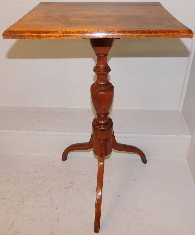 19th Century Birch Candlestand: 19th Century Birch Candlestand . 28 1/2" H 17" W 15" D ALL DESCRIPTIONS AND ANY CONDITION STATEMENT GIVEN BY LANGSTON AUCTION GALLERY ARE STRICTLY OPINIONS AND LANGSTON'S SHALL HAVE NO RESPONSIBILITY