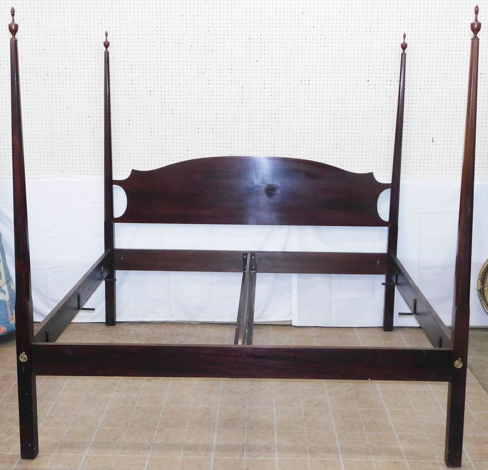 Mahogany Pencil Post King Size Bed with Bolts & Rails by Caro-Craft (1 of 8)