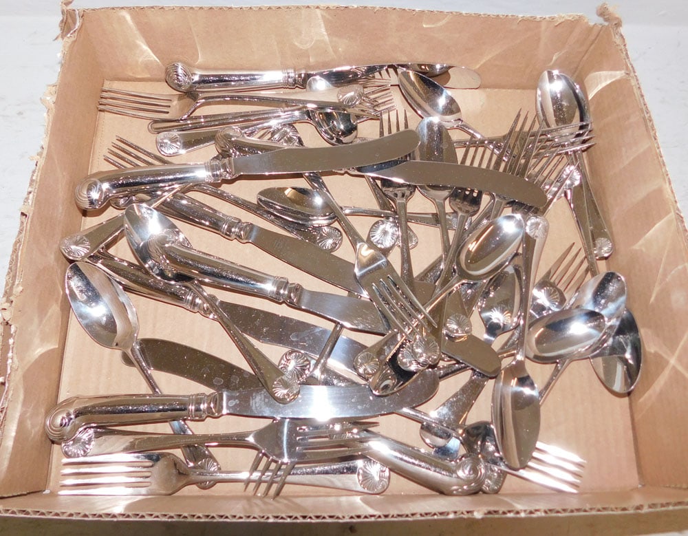 Lot of Kirk Steiff Williamsburg Stainless Steel Flatware: Lot of Kirk Steiff Williamsburg Stainless Steel Flatware. Up to 9 3/4" L ALL DESCRIPTIONS AND ANY CONDITION STATEMENT GIVEN BY LANGSTON AUCTION GALLERY ARE STRICTLY OPINIONS AND LANGSTON'S SHALL HAVE