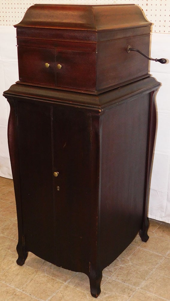 Antique Two Part Mahogany Victrola by Victor Talking Machine Co. (1 of 6)
