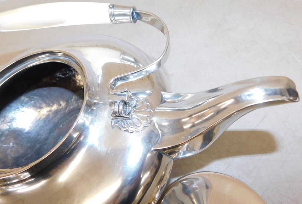 Silverplated Tea Pot with Bone Handle - 3