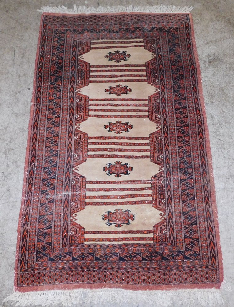 3' 1" x 5' 6" Hand Made Oriental Rug (1 of 8)