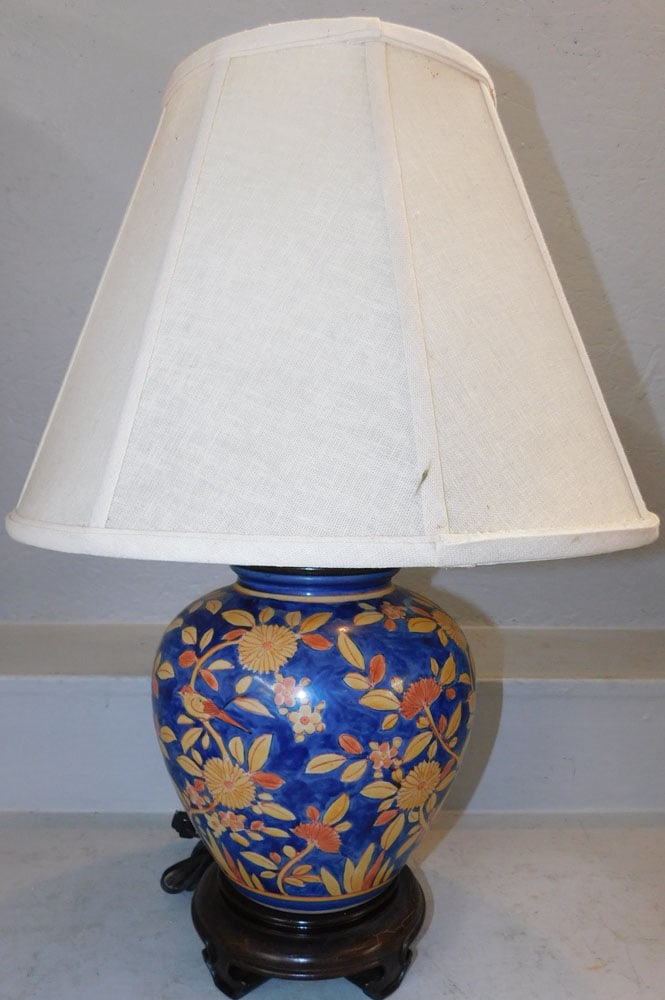 Painted Porcelain Vase Made Into Lamp: Painted Porcelain Vase Made Into Lamp . 27 3/4" H 18 1/2" Dia. ALL DESCRIPTIONS AND ANY CONDITION STATEMENT GIVEN BY LANGSTON AUCTION GALLERY ARE STRICTLY OPINIONS AND LANGSTON'S SHALL HAVE NO
