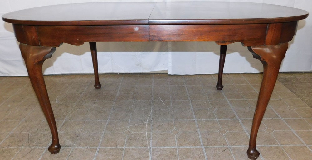 Mahogany Queen Anne Style Dining Table by Henkel Harris: Mahogany Queen Anne Style Dining Table by Henkel Harris. 29 1/2" H 64 1/2" W 42" D ALL DESCRIPTIONS AND ANY CONDITION STATEMENT GIVEN BY LANGSTON AUCTION GALLERY ARE STRICTLY OPINIONS AND LANGSTON'S