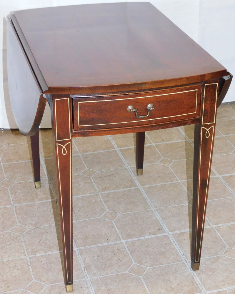 Mahogany Federal Style Inlaid One Drawer Pembroke Table: Mahogany Federal Style Inlaid One Drawer Pembroke Table . 25 1/4" H 19 1/2" W 28" D ALL DESCRIPTIONS AND ANY CONDITION STATEMENT GIVEN BY LANGSTON AUCTION GALLERY ARE STRICTLY OPINIONS AND LANGSTON'S 