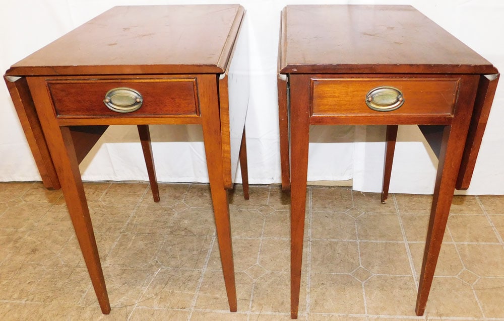 Pair of Mahogany One Drawer End Tables: Pair of Mahogany One Drawer End Tables . 26 1/4" H 15 1/2" W 23" D ALL DESCRIPTIONS AND ANY CONDITION STATEMENT GIVEN BY LANGSTON AUCTION GALLERY ARE STRICTLY OPINIONS AND LANGSTON'S SHALL HAVE NO