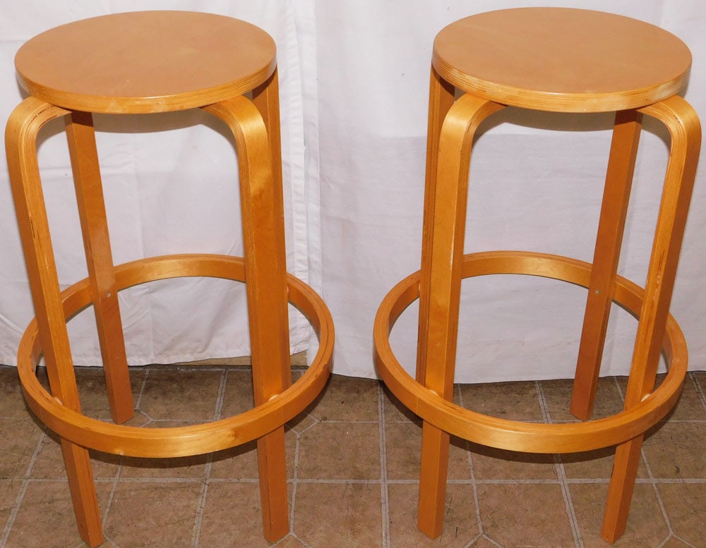 Pair of Modern Bentwood Bar Stools: Pair of Modern Bentwood Bar Stools . 29 3/4" H 19" Dia. ALL DESCRIPTIONS AND ANY CONDITION STATEMENT GIVEN BY LANGSTON AUCTION GALLERY ARE STRICTLY OPINIONS AND LANGSTON'S SHALL HAVE NO