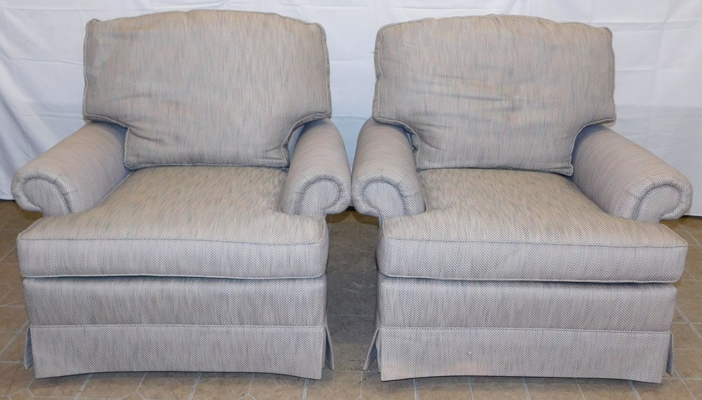 Pair of Thomasville Upholstered Club Chairs: Pair of Thomasville Upholstered Club Chairs . 35" H 37" W 32" D ALL DESCRIPTIONS AND ANY CONDITION STATEMENT GIVEN BY LANGSTON AUCTION GALLERY ARE STRICTLY OPINIONS AND LANGSTON'S SHALL HAVE NO