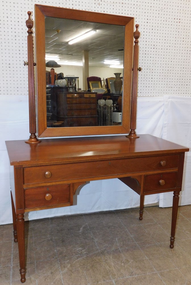 Mahogany Dressing Table with Mirror by Biggs (1 of 7)