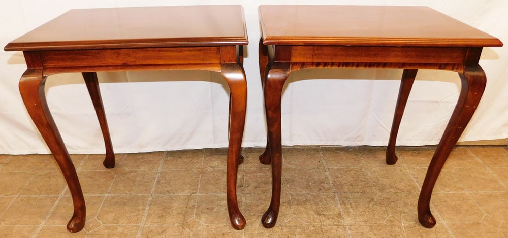 Pair of Mahogany Queen Anne Style Stands by Bombay: Pair of Mahogany Queen Anne Style Stands by Bombay . 22 1/4" H 16 1/4" W 21 1/4" D ALL DESCRIPTIONS AND ANY CONDITION STATEMENT GIVEN BY LANGSTON AUCTION GALLERY ARE STRICTLY OPINIONS AND LANGSTON'S