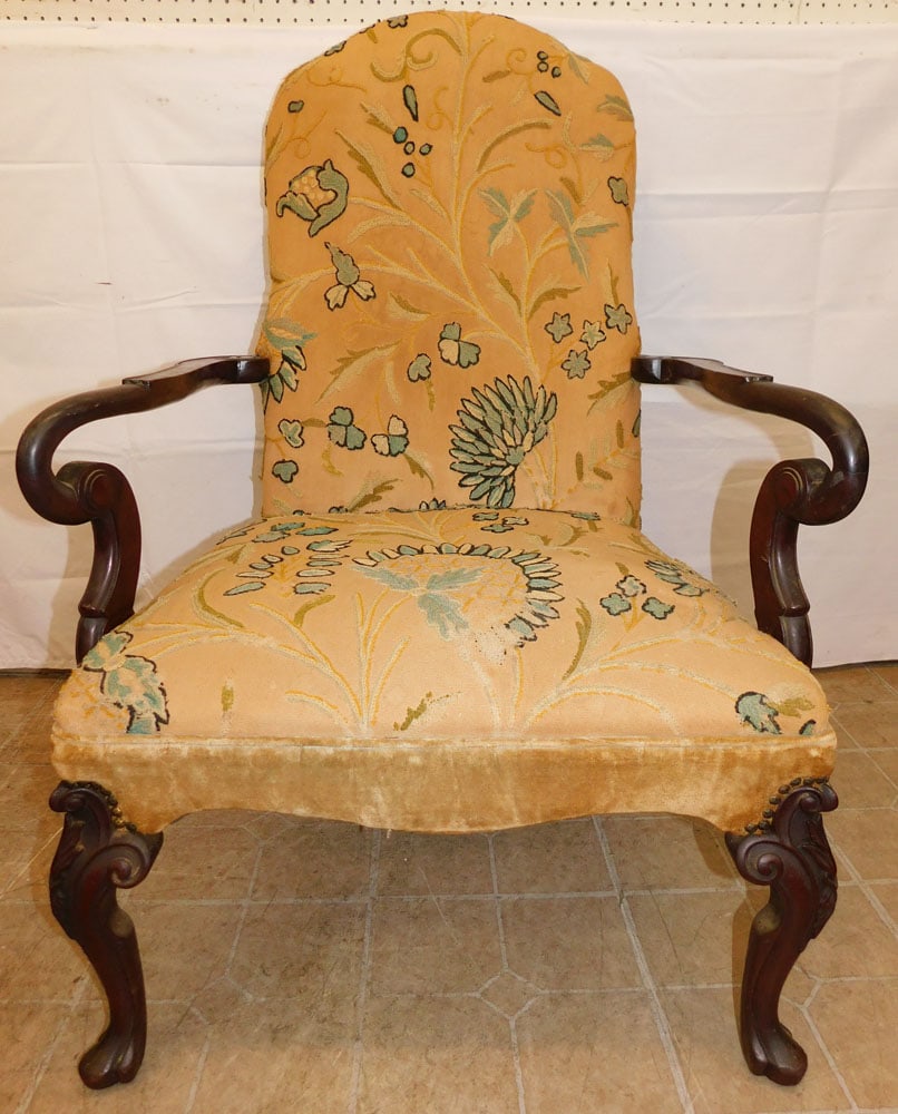 Antique Carved Mahogany & Crewel Upholstered Arm Chair: Antique Carved Mahogany & Crewel Upholstered Arm Chair . 43" H 28" W 29" D ALL DESCRIPTIONS AND ANY CONDITION STATEMENT GIVEN BY LANGSTON AUCTION GALLERY ARE STRICTLY OPINIONS AND LANGSTON'S SHALL