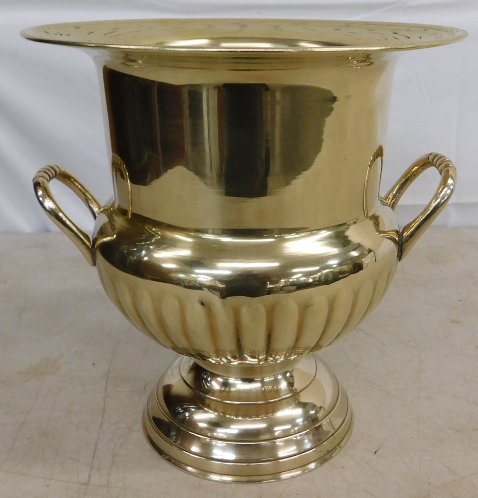 Brass Champagne Bucket (1 of 4)