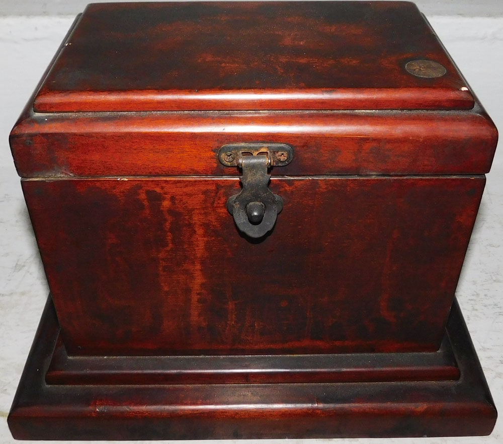 Cherry Lift Top Box (1 of 6)