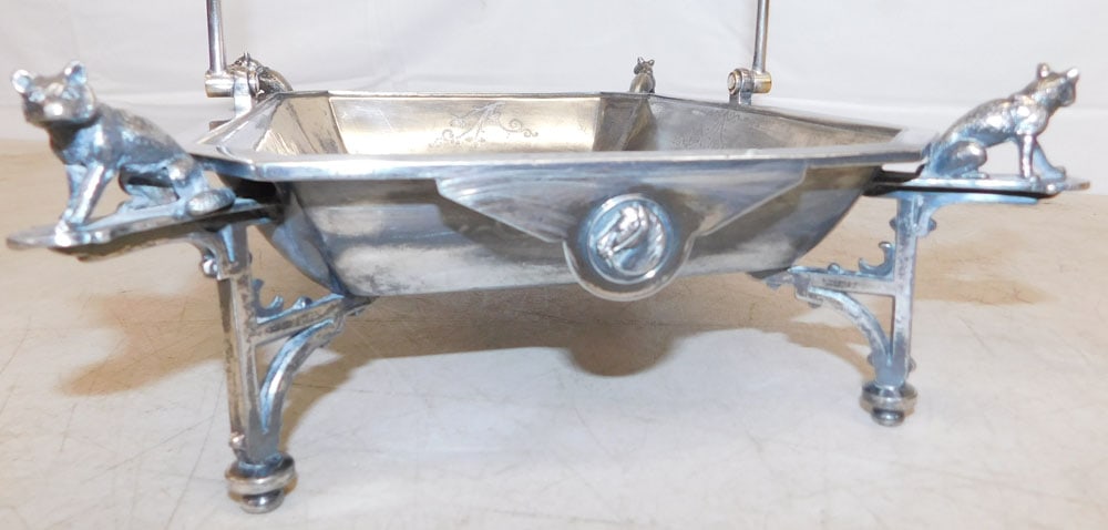 Silverplated Basket with Figural Fox Motif (1 of 7)