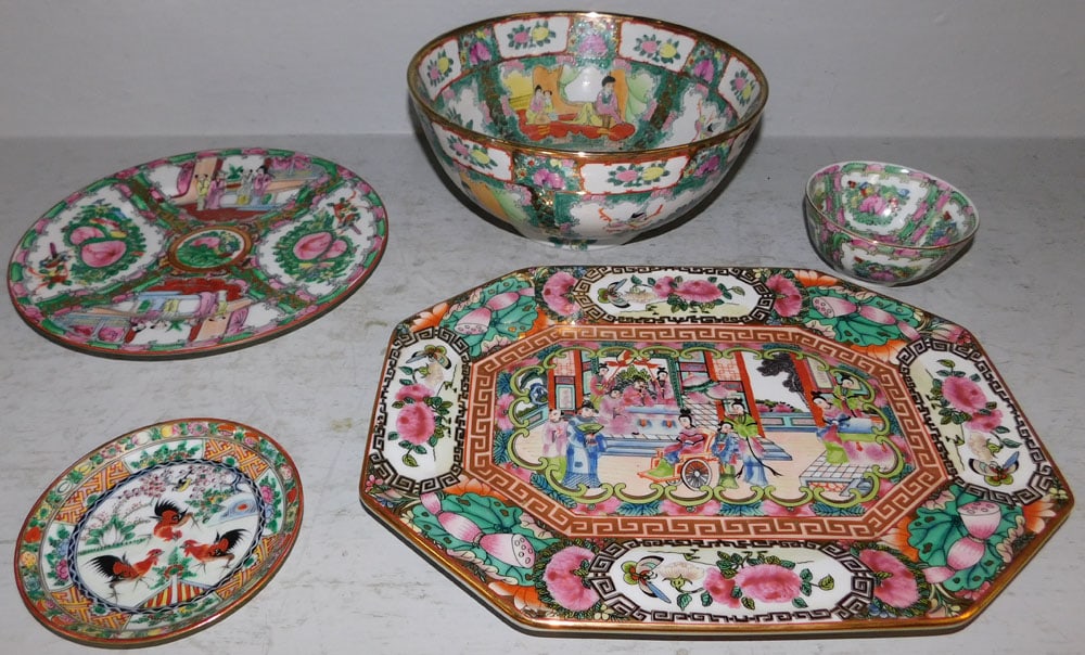 Five Pieces of Rose Medallion Style Porcelain (1 of 6)