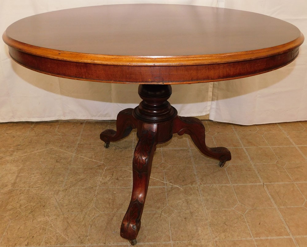 19th Century Round Mahogany Tilt Top Breakfast Table: 19th Century Round Mahogany Tilt Top Breakfast Table . 29 1/2" H 39 1/2" Dia. ALL DESCRIPTIONS AND ANY CONDITION STATEMENT GIVEN BY LANGSTON AUCTION GALLERY ARE STRICTLY OPINIONS AND LANGSTON'S SHALL 