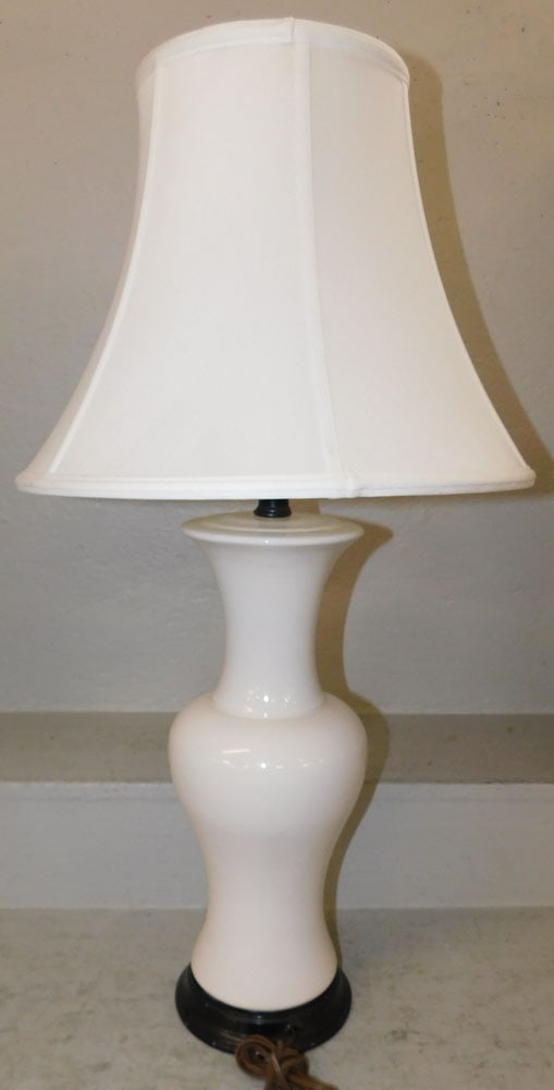 Decorative Porcelain Vase Made Into Lamp (1 of 5)
