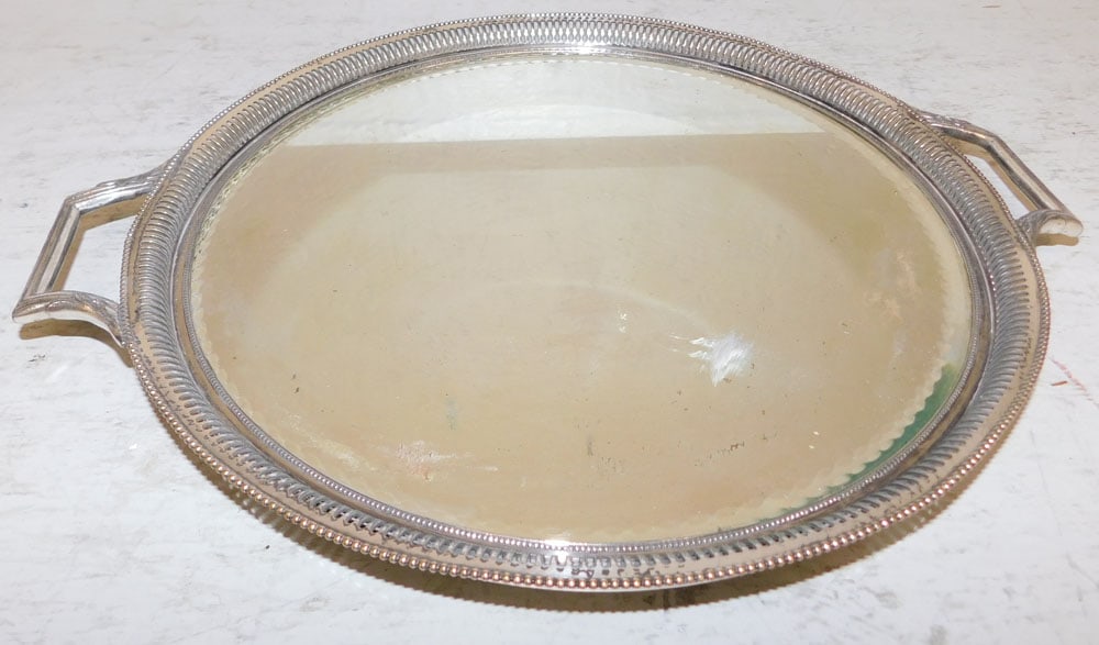Silverplated & Mirror Tray by Pairpoint: Silverplated & Mirror Tray by Pairpoint . 15 3/4" x 13" ALL DESCRIPTIONS AND ANY CONDITION STATEMENT GIVEN BY LANGSTON AUCTION GALLERY ARE STRICTLY OPINIONS AND LANGSTON'S SHALL HAVE NO