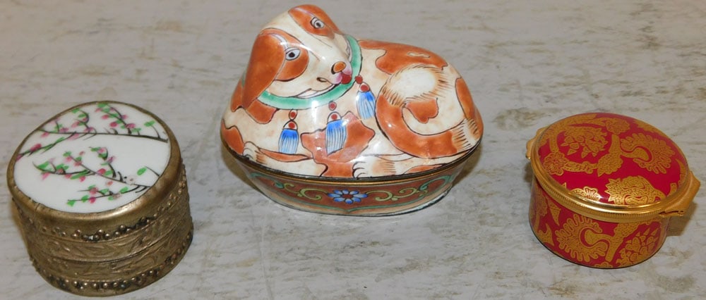 Lot of Oriental, English, & Cloisonne Covered Porcelain Boxes: Lot of Oriental, English, & Cloisonne Covered Porcelain Boxes . Up to 2" H 3" W ALL DESCRIPTIONS AND ANY CONDITION STATEMENT GIVEN BY LANGSTON AUCTION GALLERY ARE STRICTLY OPINIONS AND LANGSTON'S