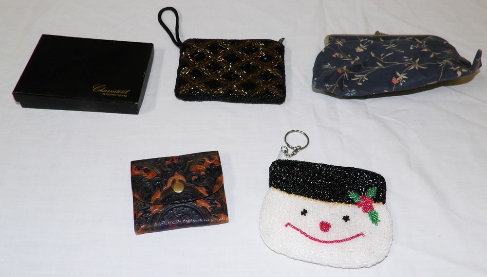 Lot of Vintage Ladies Beaded Purses & Card Holder (1 of 3)