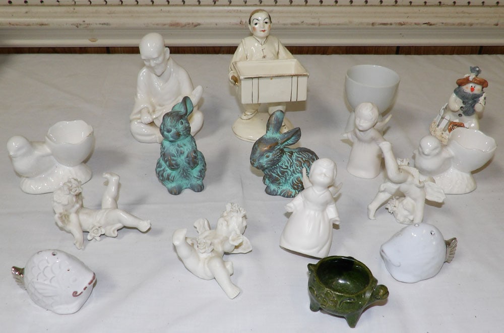 Lot of Porcelain Figurines (1 of 3)