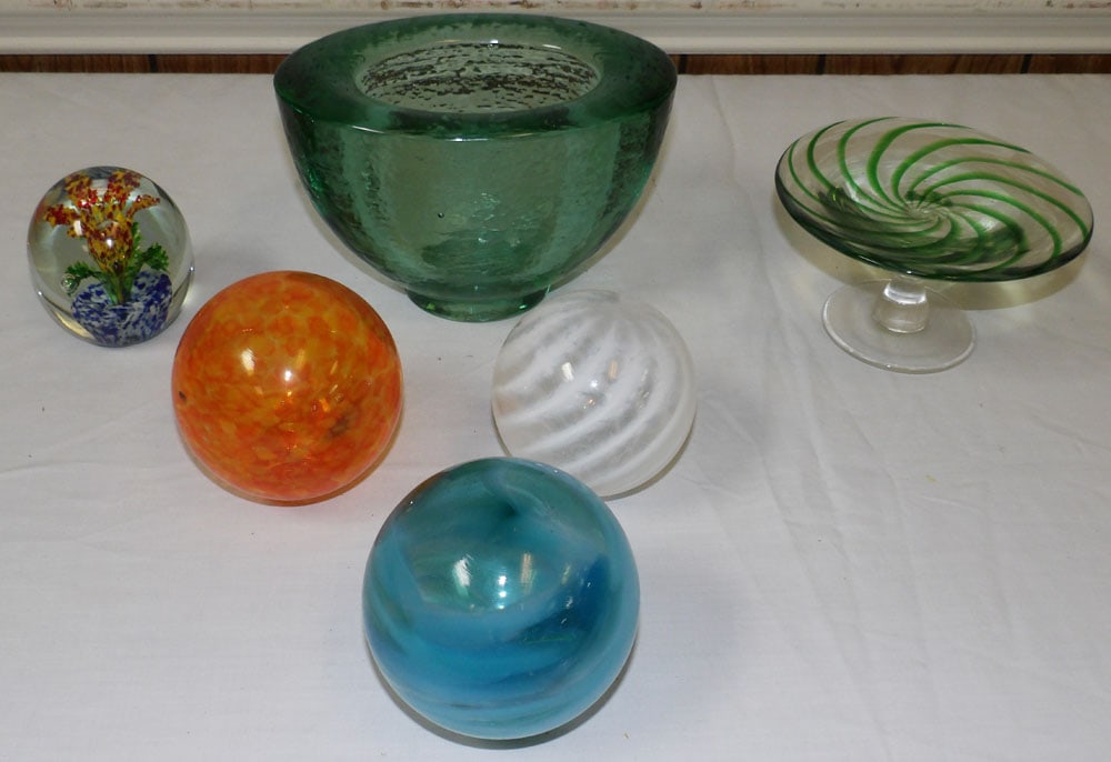 Lot of Decorative Balls, Art Glass Items, & Paperweight (1 of 3)
