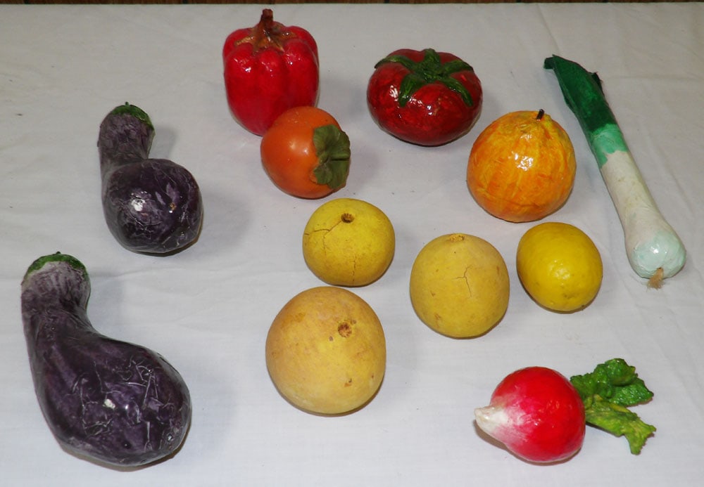 Lot of Paper Mache Fruit & Vegetable Form Items (1 of 3)