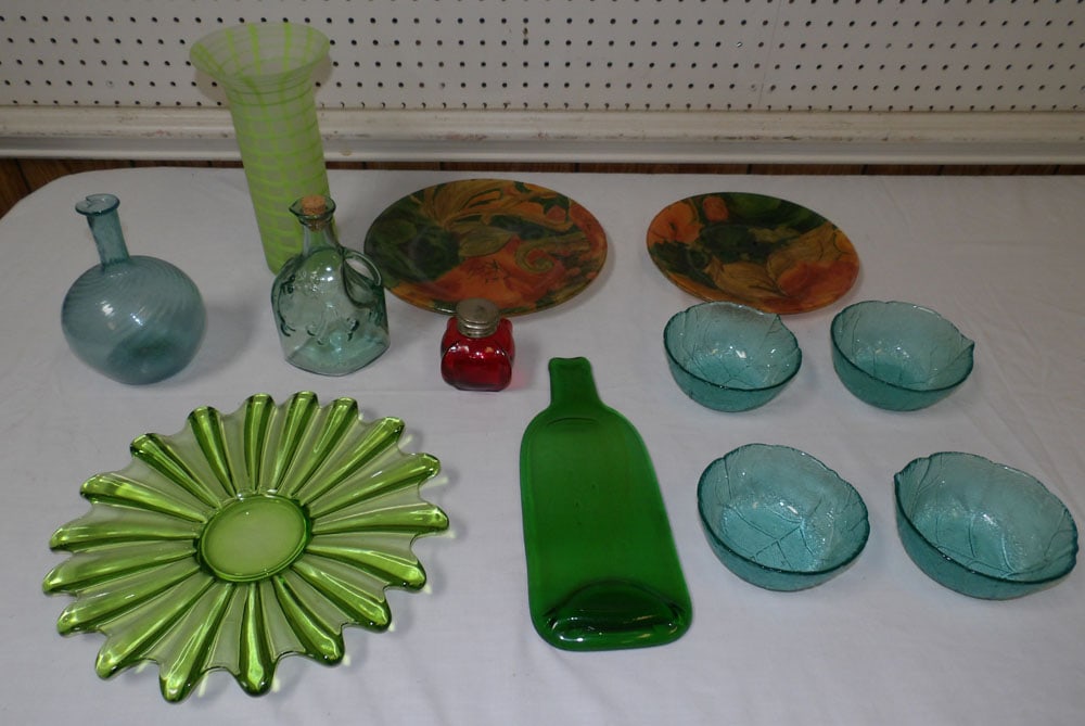 Lot of Colored Glass Items (1 of 3)