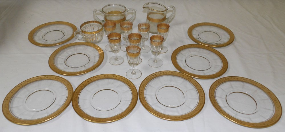 Lot of Gold Rim Glass Items (1 of 4)