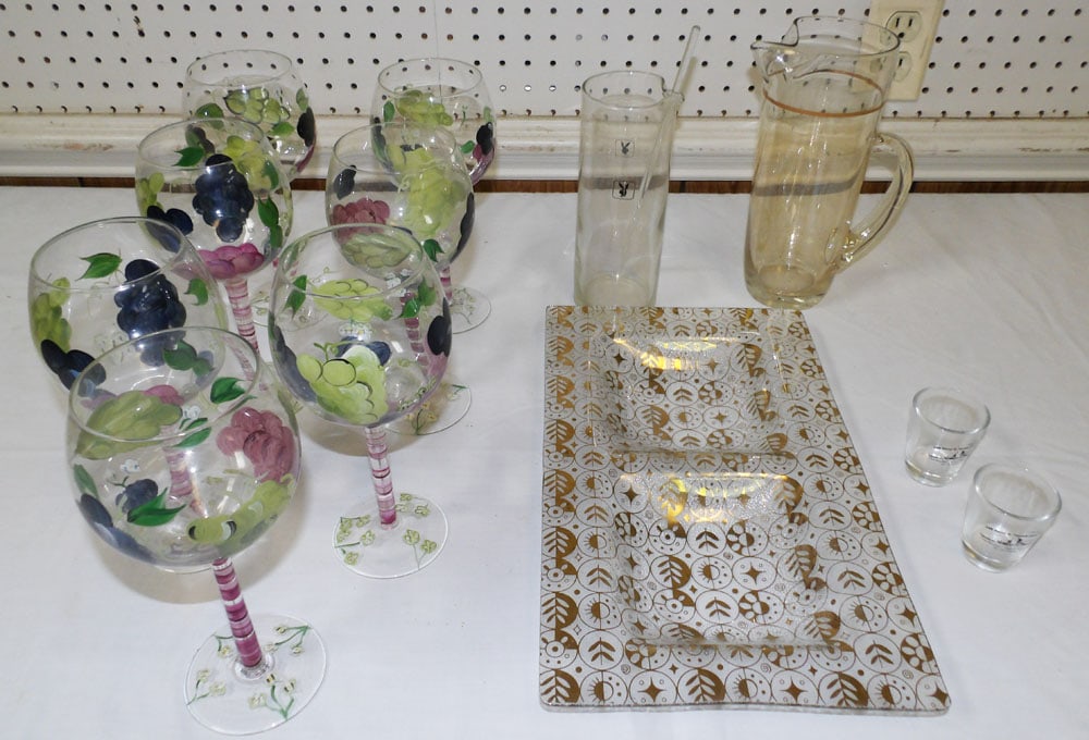 Lot of Painted Glass Items: Lot of Painted Glass Items . Up to 14 1/2" W "ALL DESCRIPTIONS AND ANY CONDITION STATEMENT GIVEN BY LANGSTON AUCTION GALLERY ARE STRICTLY OPINIONS AND LANGSTON'S SHALL HAVE NO RESPONSIBILITY FOR ERROR