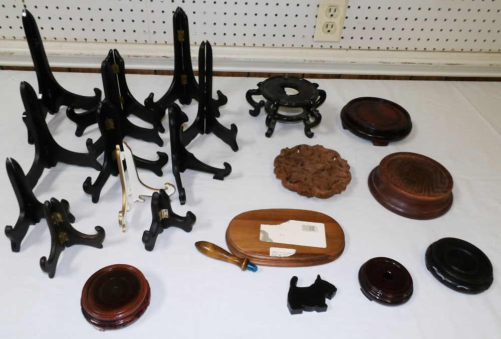 Lot of Wooden Stands (1 of 6)